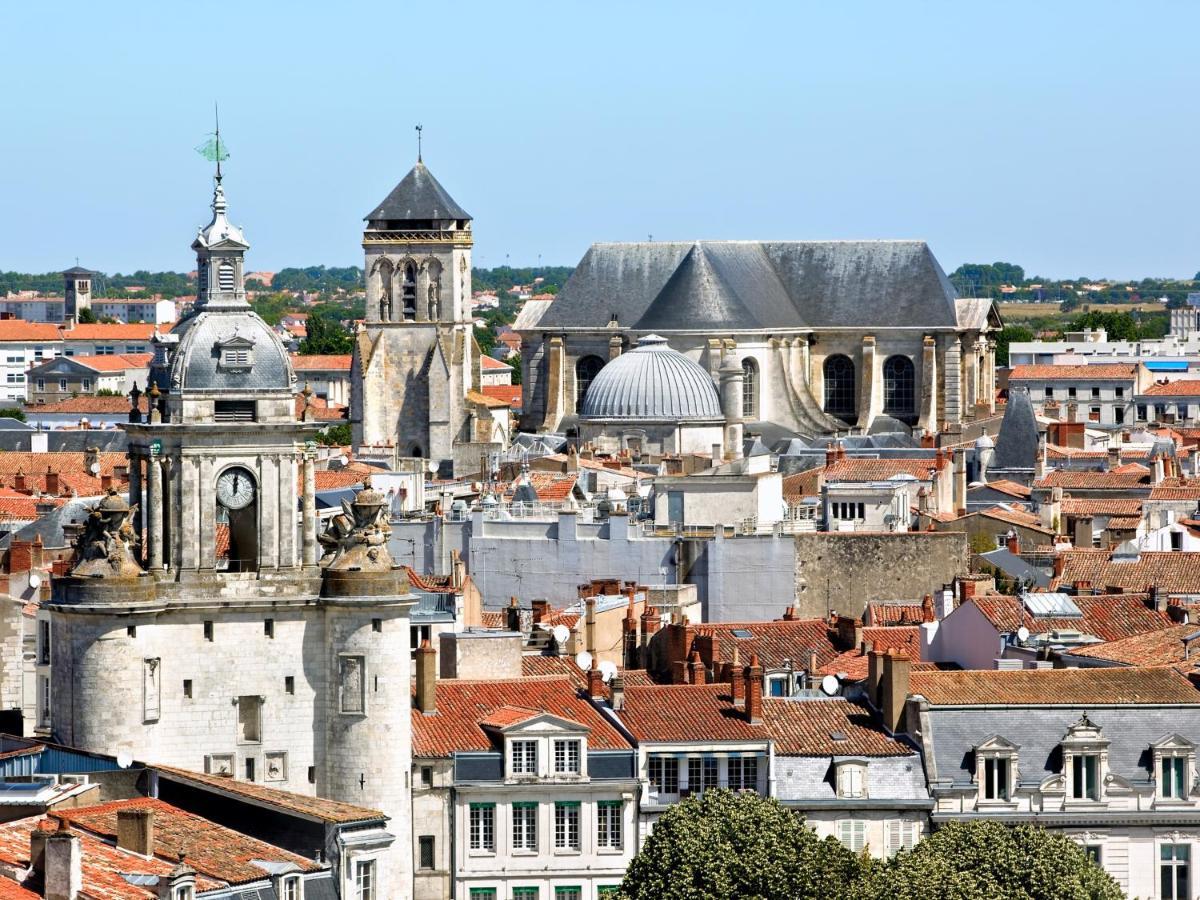 Bed and Breakfast Cour Des Dames La Rochelle  Exterior foto