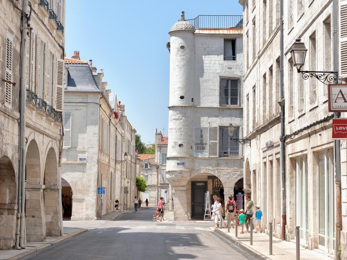 Bed and Breakfast Cour Des Dames La Rochelle  Exterior foto